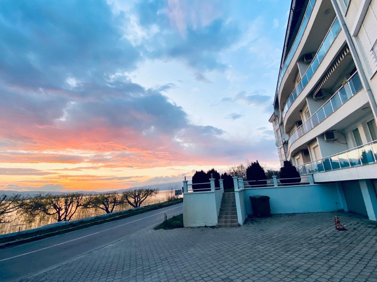 Aqua Blue Lakeview Apartment Ohrid Pestani Exterior photo
